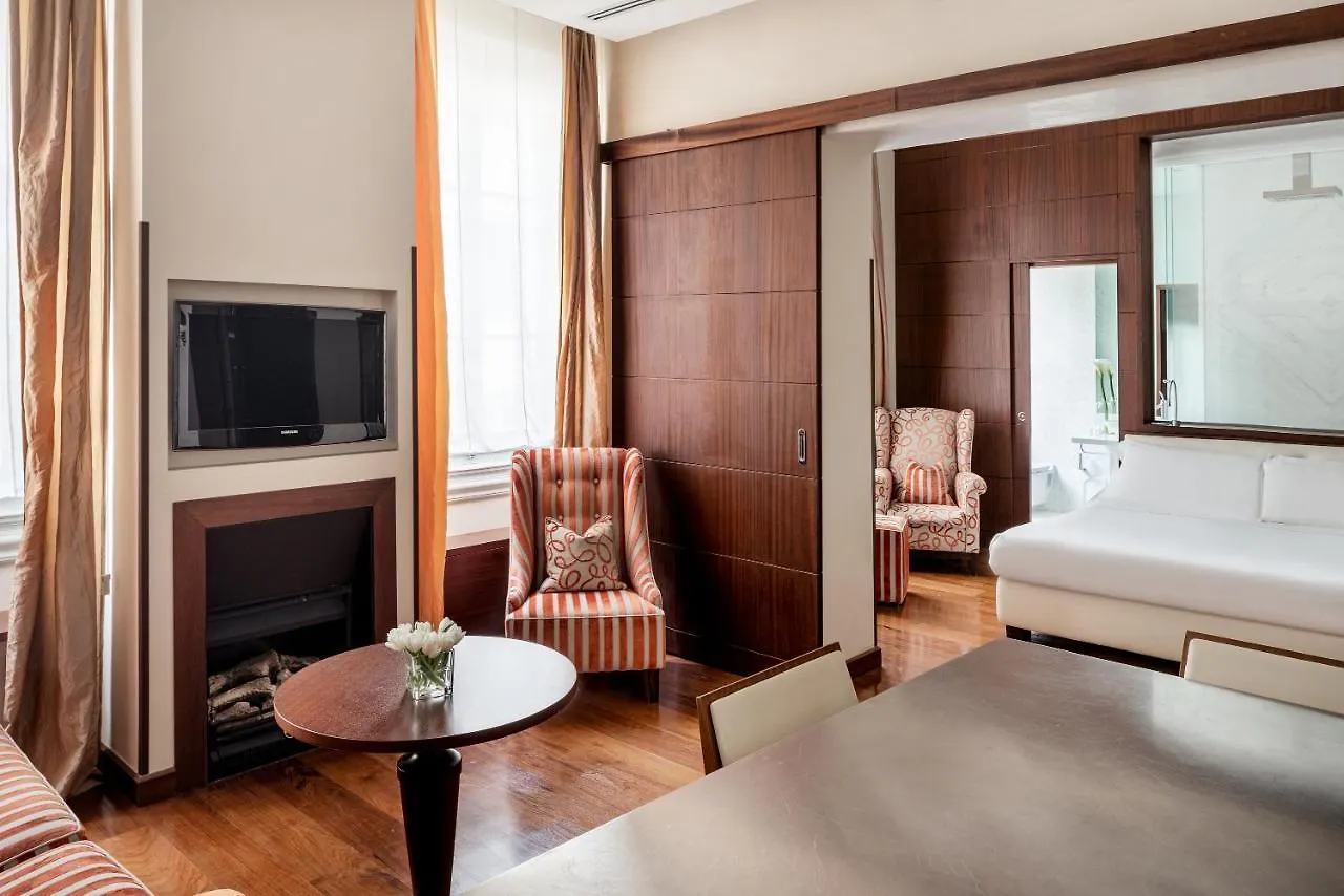 Ricasoli Firenze Luxury Apartments | Una Esperienze شقة فندقية